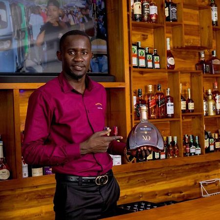 Hadjens Hotel Mwanza Dış mekan fotoğraf